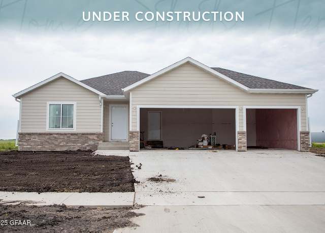 Property at 401 Wren Dr, Grand Forks, ND 58201, 4 beds, 3 baths