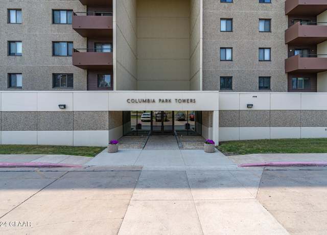 Property at 2200 29th St S Unit 42-S, Grand Forks, ND 58201, 1 bed, 1.5 baths