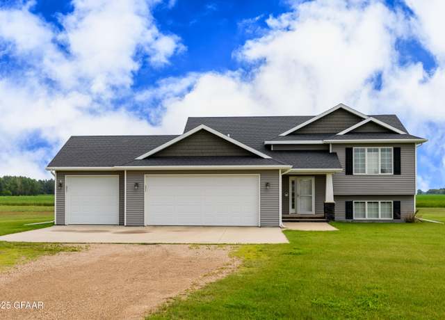 Property at 3351 Lucke Ln E, Grand Forks, ND 58201, 4 beds, 3 baths
