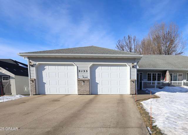 Property at 2135 12th Ave NW, East Grand Forks, MN 56721, 4 beds, 2.5 baths