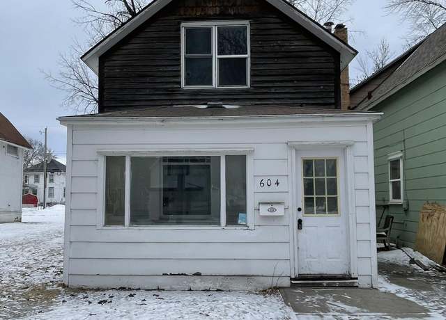 Property at 604 N 5th St, Grand Forks, ND 58203, 3 beds, 1 bath