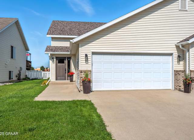Property at 4756 Curran Ct, Grand Forks, ND 58201, 3 beds, 2 baths