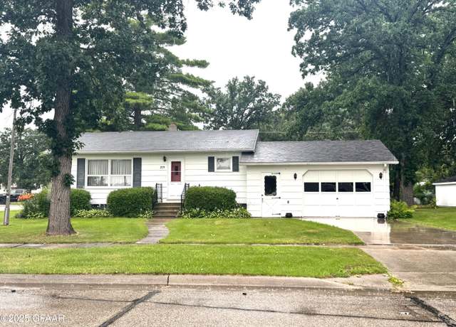 Property at 374 2nd St S, Pembina, ND 58271, 2 beds, 1 bath