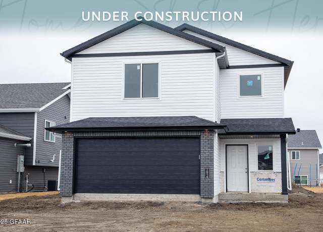 Property at 1016 David Dr, Grand Forks, ND 58201, 3 beds, 2.5 baths