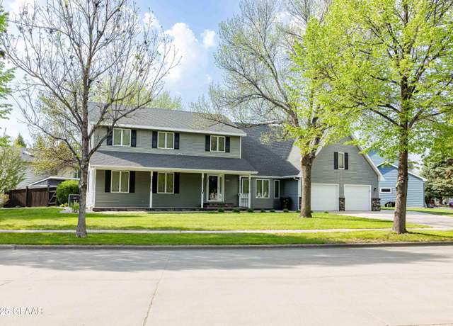 Property at 3378 Primrose Ct, Grand Forks, ND 58201, 5 beds, 3.5 baths