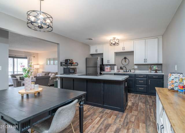 Property at 815 Duke Dr #433, Grand Forks, ND 58201, 2 beds, 2 baths