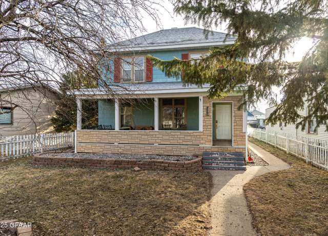 Property at 215 Washington Ave, Crookston, MN 56716, 4 beds, 2 baths