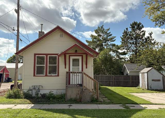 Property at 15 11th St N, Grand Forks, ND 58203, 1 bed, 1 bath