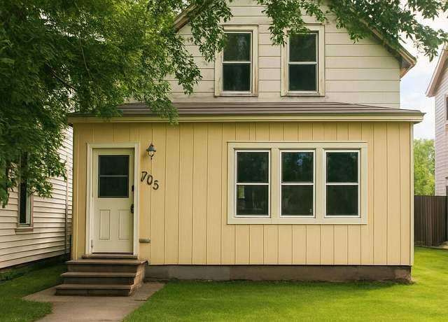 Property at 503 N 4th St, Grand Forks, ND 58203, 4 beds, 2 baths