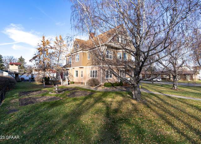 Photo of 907 Kittson Ave Ave, Grafton, ND 58237