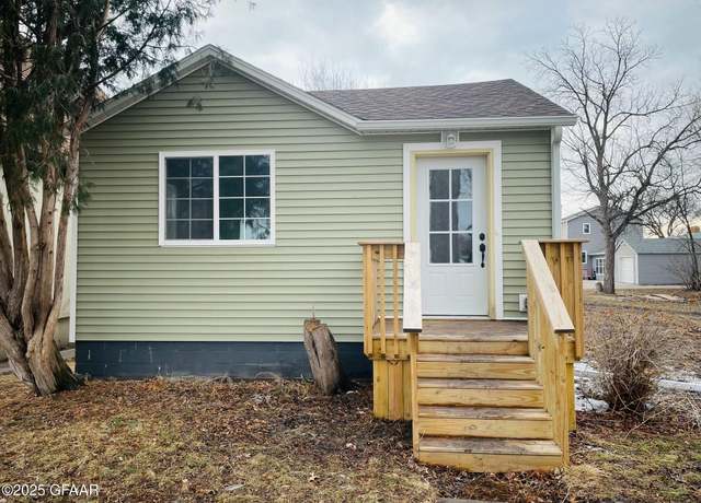 Property at 312 Lincoln Ave, Crookston, MN 56716, 2 beds, 1 bath