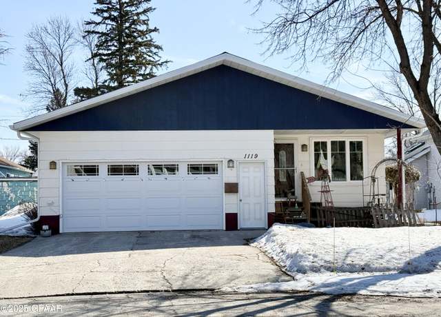 Property at 1119 6th St, Langdon, ND 58249, 3 beds, 1.5 baths