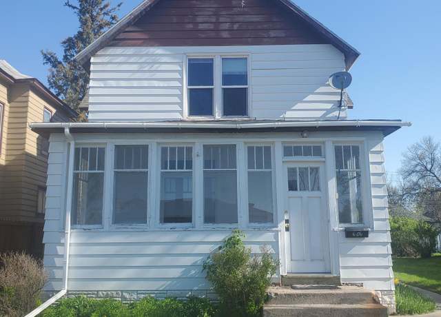 Property at 606 Woodland Ave, Crookston, MN 56716, 3 beds, 2 baths