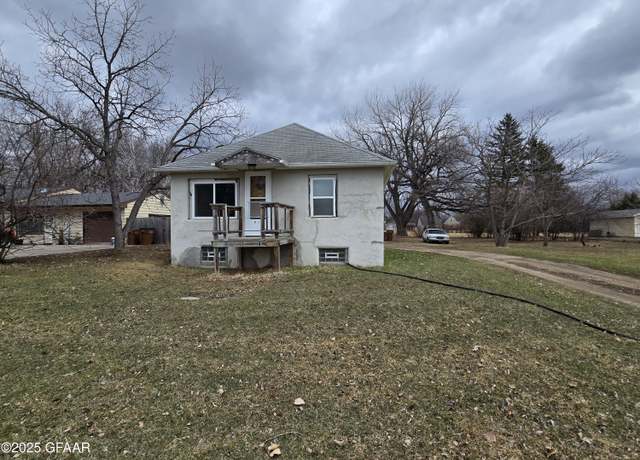 Property at 801 Rhinehart Dr SE, East Grand Forks, MN 56721, 2 beds, 1 bath