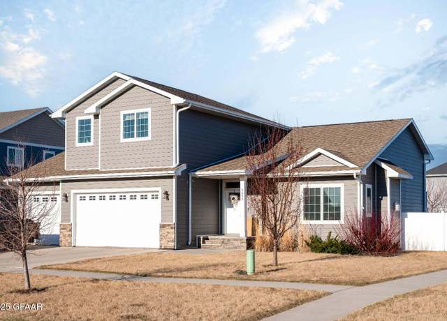 Property at 5255 Mac Dr, Grand Forks, ND 58201, 4 beds, 3.5 baths