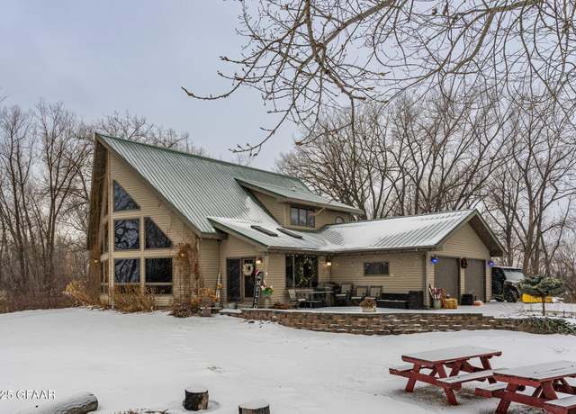 Property at 1444 9th Ave NE, Thompson, ND 58278, 4 beds, 3 baths