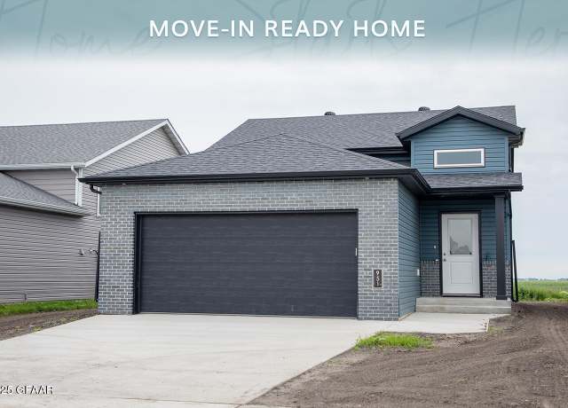 Property at 951 David Dr, Grand Forks, ND 58201, 3 beds, 2 baths