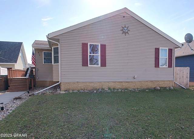 Property at 912 2nd Ave NE, East Grand Forks, MN 56721, 3 beds, 1 bath
