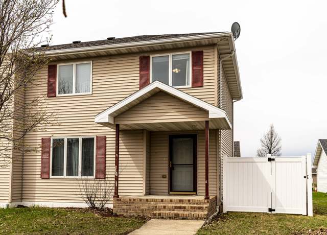 Property at 1025 Selkirk Cir, Grand Forks, ND 58203, 4 beds, 2.5 baths