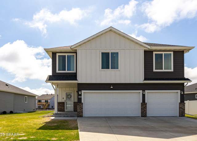 Property at 5865 Lou Ann St, Grand Forks, ND 58201, 3 beds, 3 baths