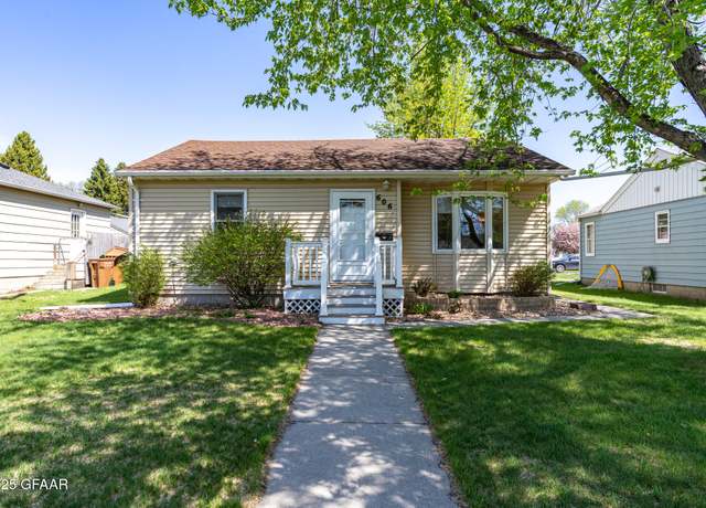Property at 606 11th St NW, East Grand Forks, MN 56721, 2 beds, 2 baths