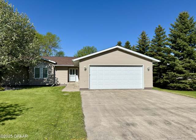 Property at 1404 3rd St, Langdon, ND 59249, 2 beds, 2 baths