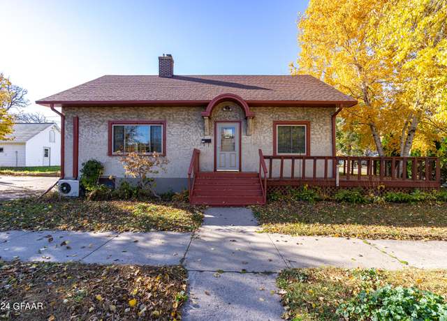 Property at 119 ST Paul St, Crookston, MN 56716, 4 beds, 1.5 baths