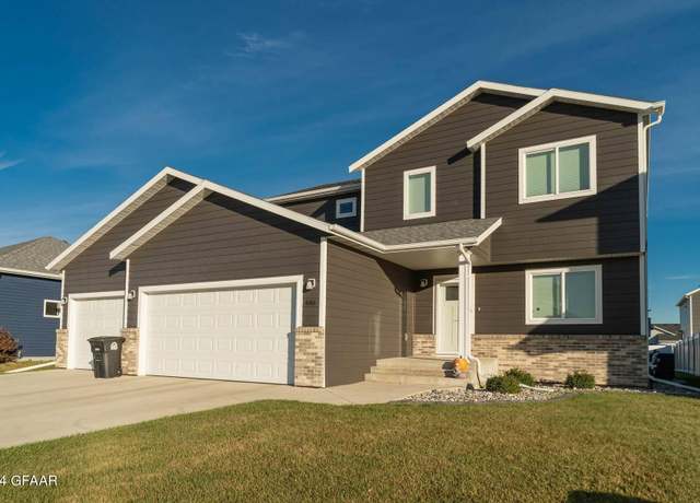 Property at 486 Plymouth Ln, Grand Forks, ND 58201, 4 beds, 2.5 baths