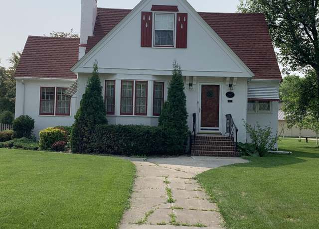 Property at 841 Griggs Ave, Grafton, ND 58237, 4 beds, 2 baths