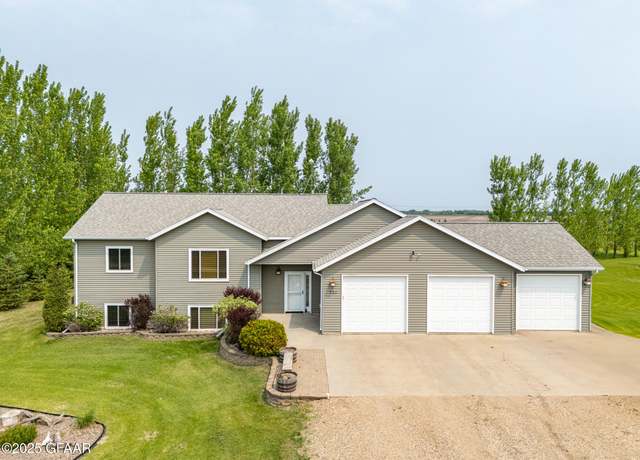 Property at 721 Shelby Ct NE, Thompson, ND 58278, 3 beds, 3 baths