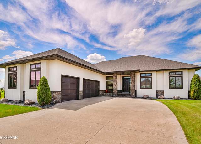 Property at 5561 Edward Cir, Grand Forks, ND 58201, 6 beds, 4 baths