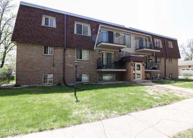 Property at 1815 21st Ave S #318, Grand Forks, ND 58201, 2 beds, 1 bath