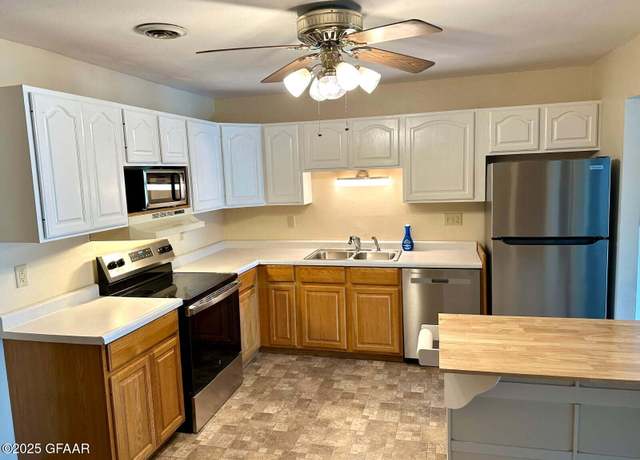 Property at 815 Duke Dr #325, Grand Forks, ND 58201, 2 beds, 1.5 baths