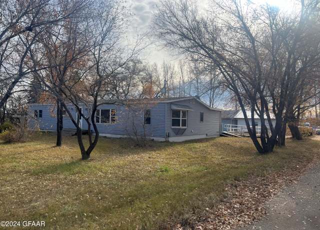 Property at 2495 9th Ave Ave NE, Emerado, ND 58228, 5 beds, 2 baths