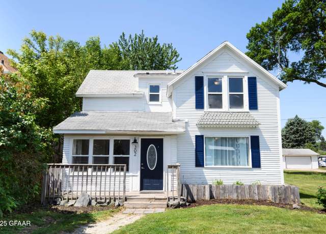 Property at 302 Wolcott Ave, Larimore, ND 58251, 3 beds, 2 baths