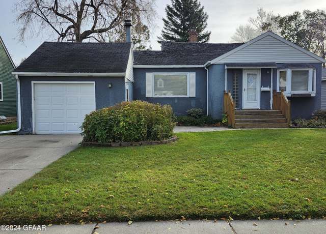 Property at 1517 Cottonwood St, Grand Forks, ND 58201, 3 beds, 2 baths