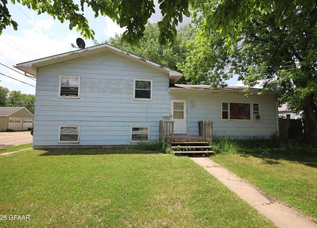 Property at 1115 N 20th St, Grand Forks, ND 58203, 5 beds, 3 baths