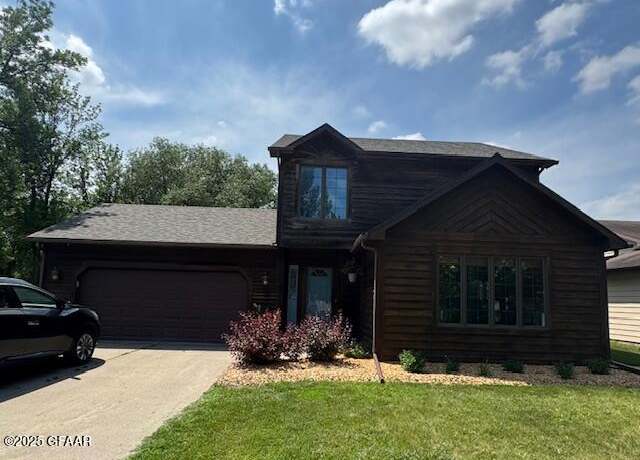 Property at 1218 S 21st St, Grand Forks, ND 58201, 4 beds, 3 baths
