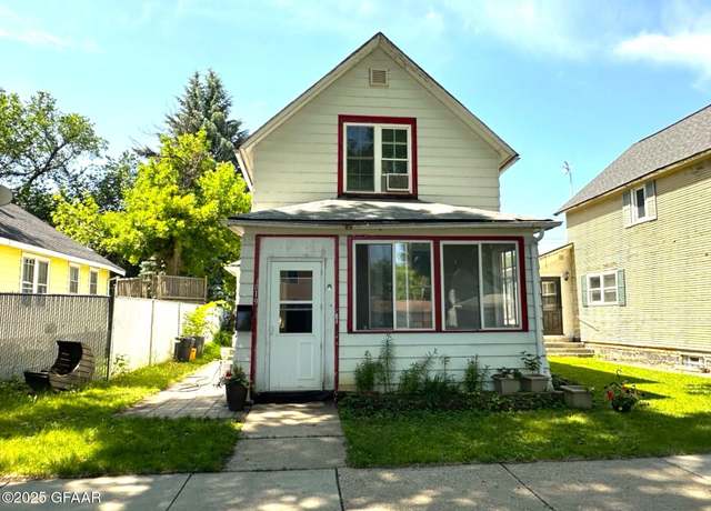 Property at 619 5th St N, Grand Forks, ND 58203, 3 beds, 1 bath
