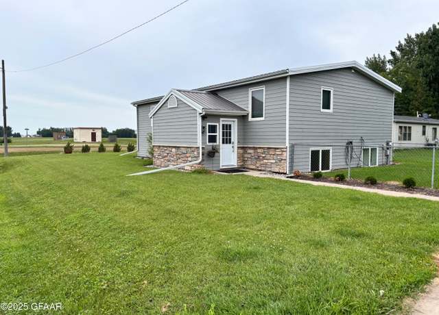 Property at 302 8th St, Thompson, ND 58278, 5 beds, 3 baths