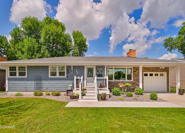 Property at 906 22nd Ave Ave S, Grand Forks, ND 58201, 4 beds, 2 baths