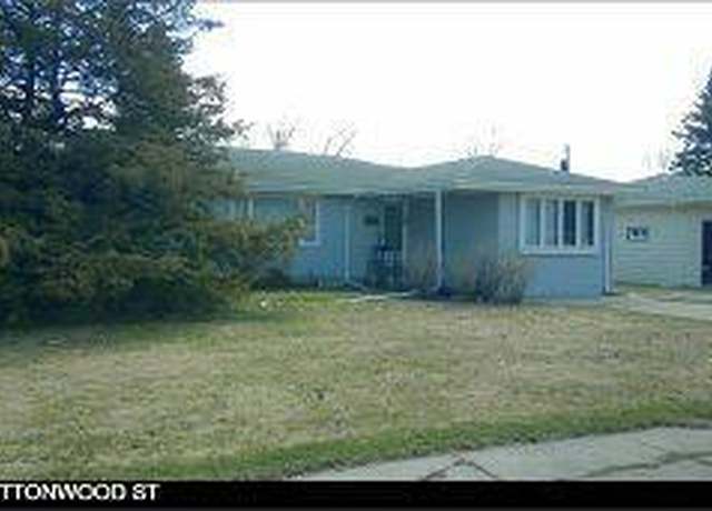 Property at 1907 Cottonwood St, Grand Forks, ND 58201, 3 beds, 1 bath