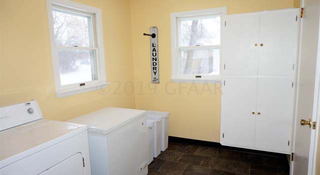 Photo of 117 1st St, Shelly, MN 56581