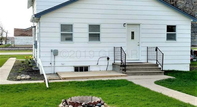 Photo of 117 1st St, Shelly, MN 56581