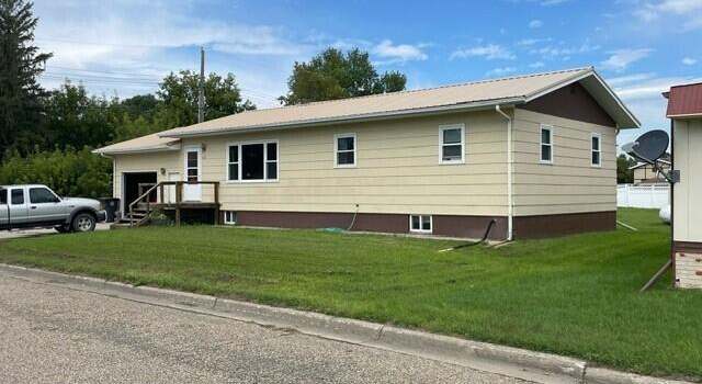 Photo of 615 11th St, Cando, ND 58324