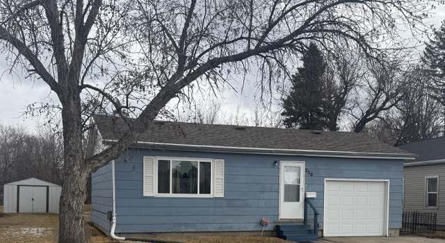 Photo of 230 Stephen Ave, Grafton, ND 58237