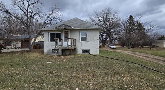 Photo of 801 Rhinehart Dr SE, East Grand Forks, MN 56721