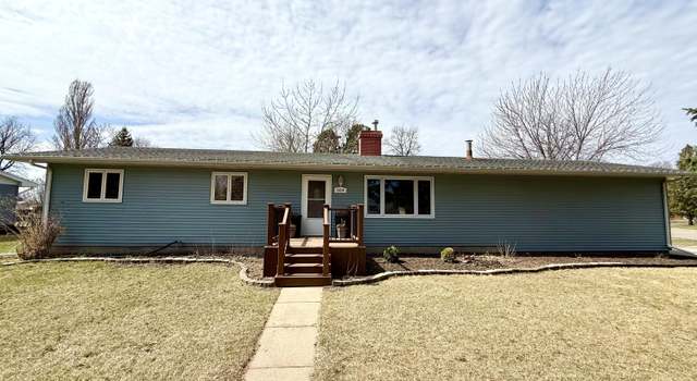 Photo of 604 6th Ave SE, East Grand Forks, MN 56721