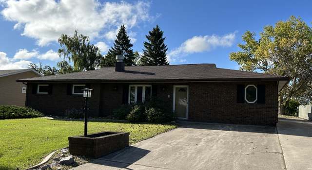 Photo of 728 E 10th St, Grafton, ND 58237