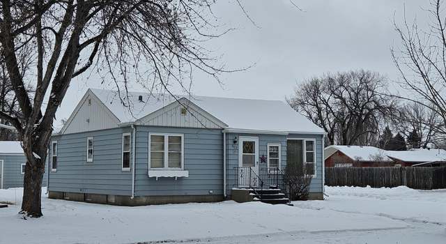 Photo of 602 11th St NW, East Grand Forks, MN 56721